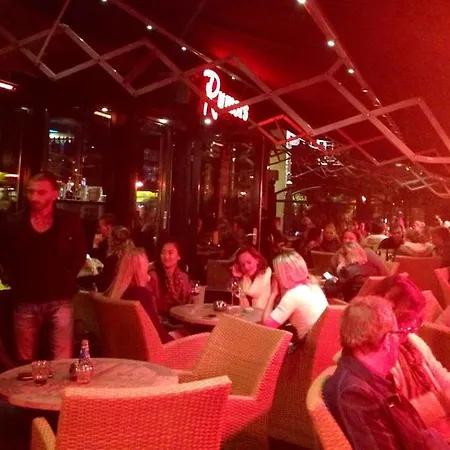 호텔 Rumors Bar & Cuisine 샤겐